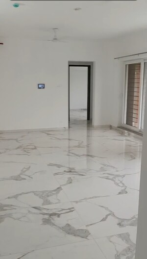 Room in 3 BHK Apartment at Pride Platinum, Baner – for Rent