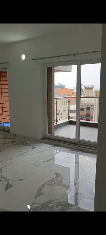 Room in 3 BHK Apartment at Pride Platinum, Baner – for Rent