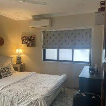 Bedroom in 2 BHK Apartment at Laxmi Apartments Bandra West, Patkar Blocks – for Rent