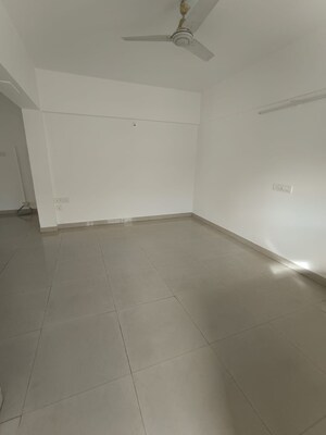 Room in 2 BHK Apartment at Accel CF, Cunningham Road – for Rent