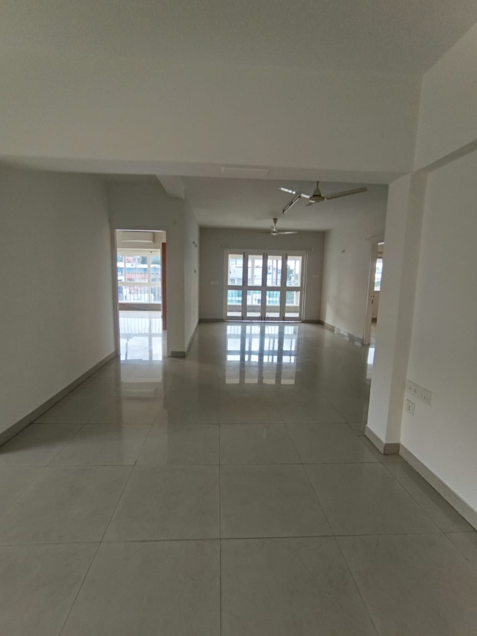 2 BHK + Study Room Apartment For Rent in Accel CF