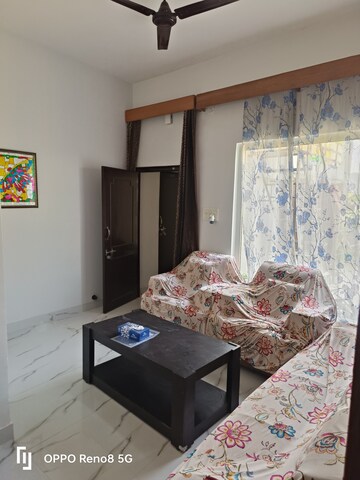 Living Room in 2 BHK Independent House at Sector 55 – for Rent