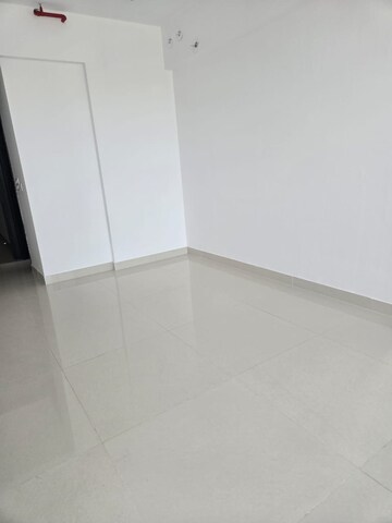 Room in 2.5 BHK Apartment at Sunteck City Avenue 4, Goregaon West – for Rent