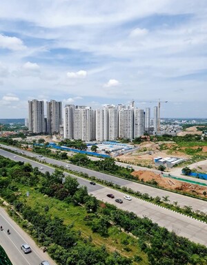 Swimming Pool in 4 BHK Apartment at Ashoka Liviano, Nanakramguda – for Rent