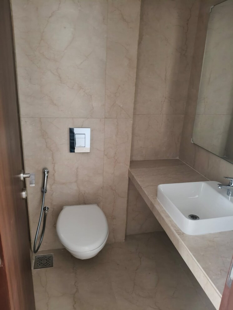 Bathroom, courtyard-by-narang-realty-and-the-wadhwa-group 2 Bedroom 830 Sq.Ft. Apartment In Pokhran Road No Two Thane 9251367