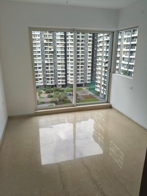 Room in 2 BHK Apartment at Courtyard by Narang Realty and The Wadhwa Group, Pokhran Road No Two – for Rent