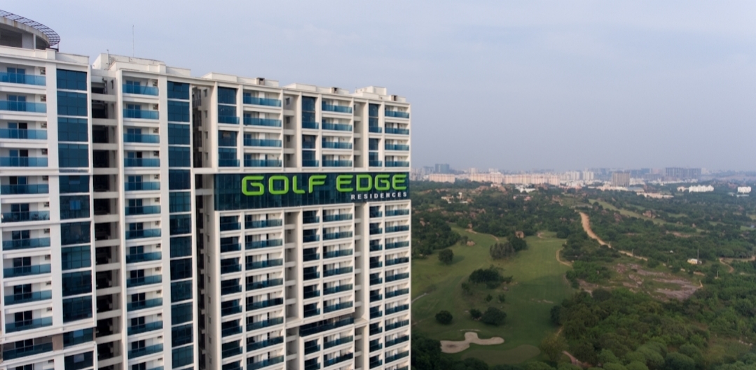 3.5 BHK 3600 Sq.Ft. Apartment in Golf Edge