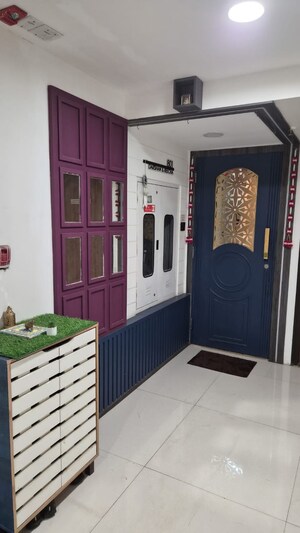 Room in 2 BHK Apartment at Lodha Amara, Kolshet Road – for Sale