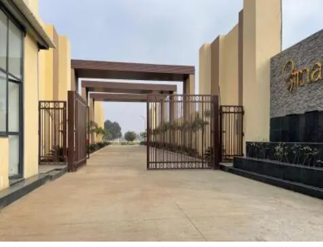 Plot For Sale in Orris Aanandam Ora