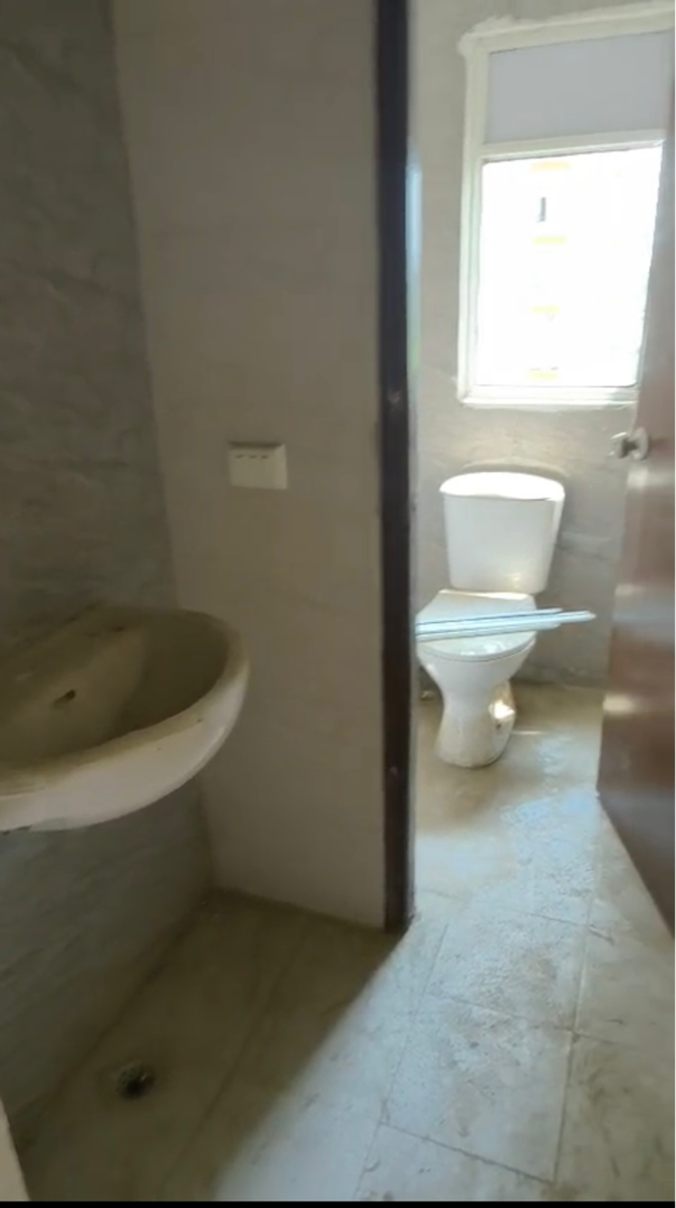 Bathroom, amrapali-dream-valley 1 Bedroom 585 Sq.Ft. Apartment In Amrapali Dream Valley Greater Noida 9251447