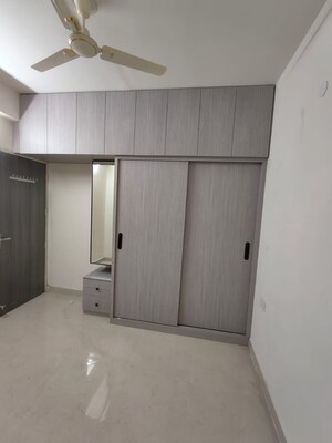 Room in 2 BHK Apartment at Signature Global Prime, Sector 63a – for Rent