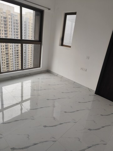 Room in 1 BHK Apartment at Raymond Ten X Habitat, Pokhran Road No Two – for Rent