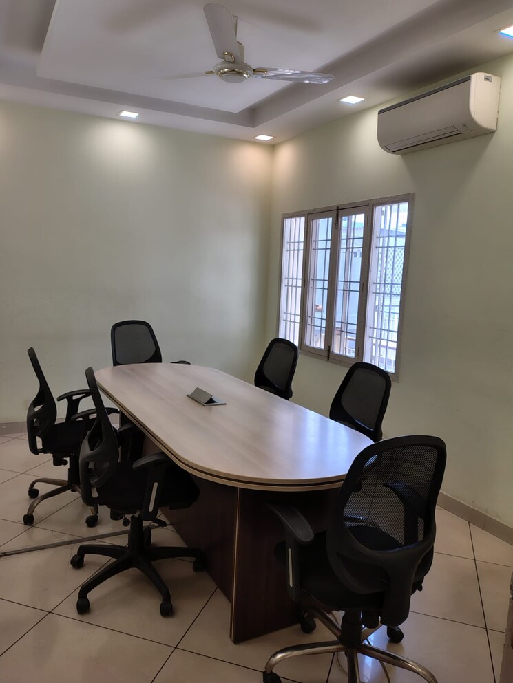 Team Area, green park extension Commercial Office Space 1250 Sq.Ft. In Green Park Extension Delhi 9251501