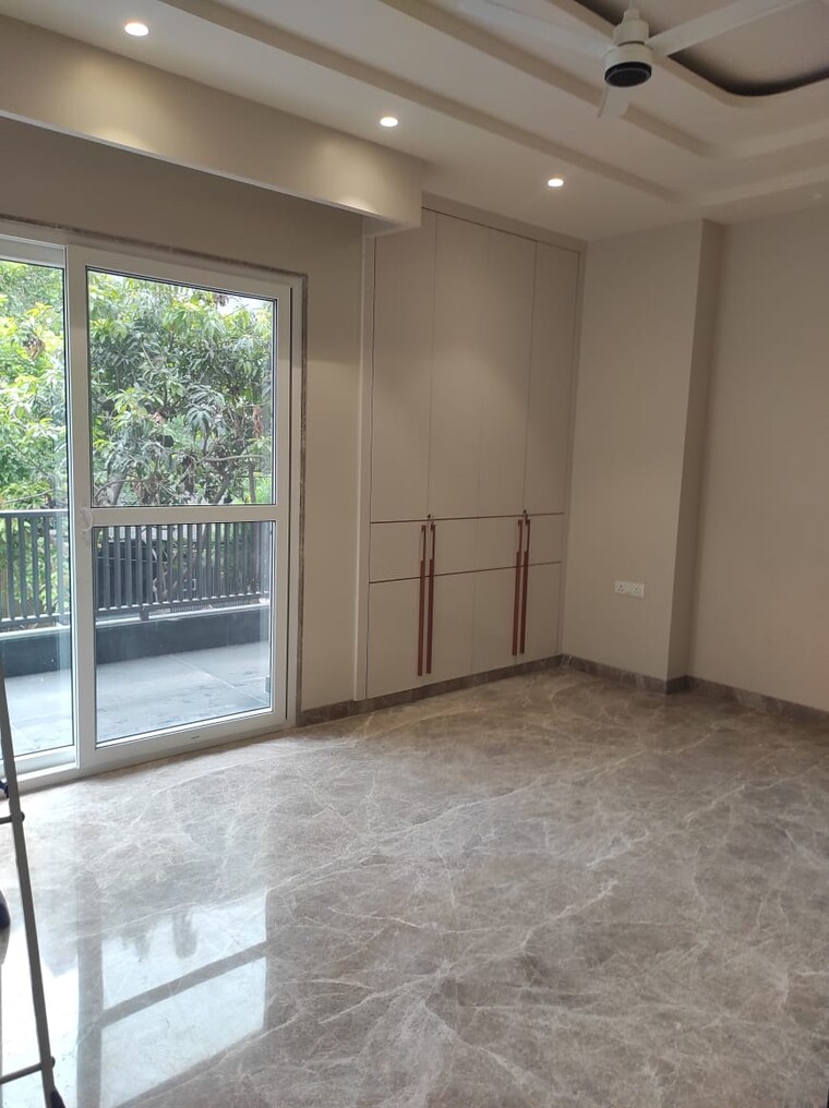 Room, safdarjung enclave 3 Bedroom 200 Sq.Yd. Builder Floor In Safdarjung Enclave Delhi 9251503