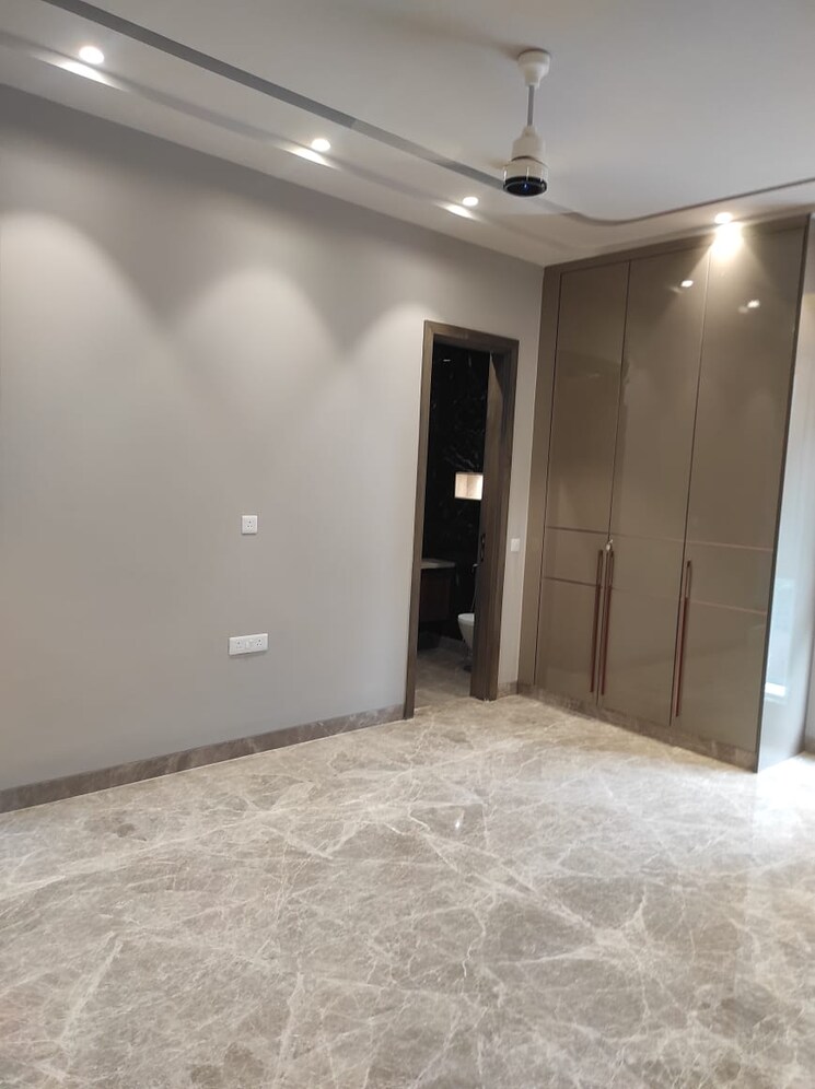 Room, safdarjung enclave 3 Bedroom 200 Sq.Yd. Builder Floor In Safdarjung Enclave Delhi 9251503