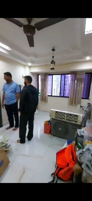 Team Area in 1 BHK Apartment at Kohinoor Tower Dadar, Dadar West – for Rent