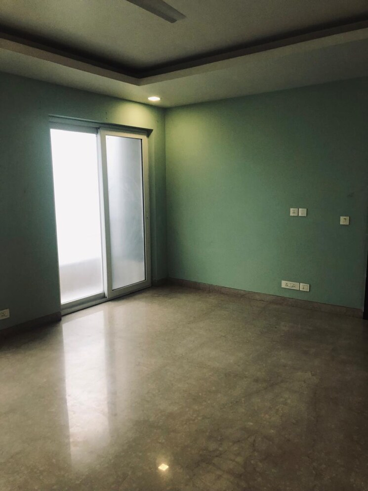 Room, friends colony 6+ Bedroom 7000 Sq.Ft. Villa In Friends Colony Delhi 9251515