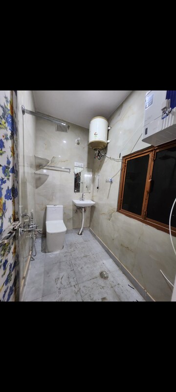 Attached Bathroom in 1 BHK Builder Floor at Saket – for Rent