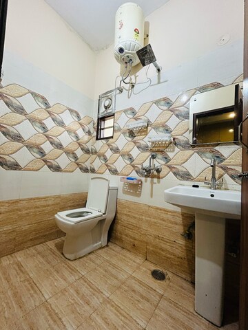 Team Area in 1 BHK Apartment at Kharar Road – for Rent
