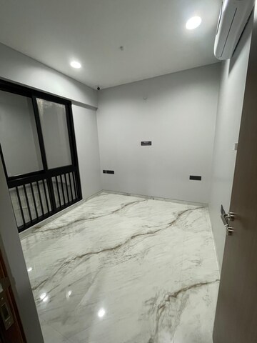 Room in 2.5 BHK Apartment at Pristine O2 World, Wagholi – for Sale