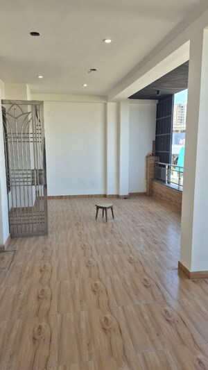 Room in 4 BHK Builder Floor at Sector 37 – for Rent