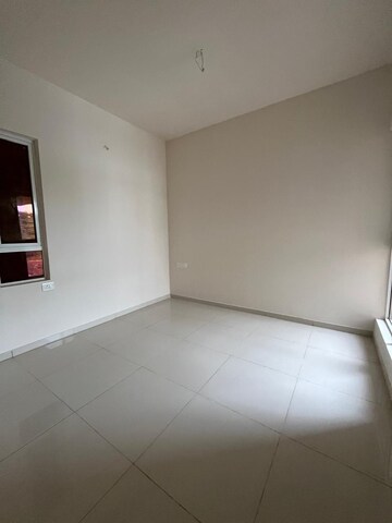 Room in 2 BHK Apartment at Godrej Green Vistas, Mahalunge – for Rent
