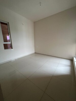 Room in 2 BHK Apartment at Godrej Green Vistas, Mahalunge – for Rent