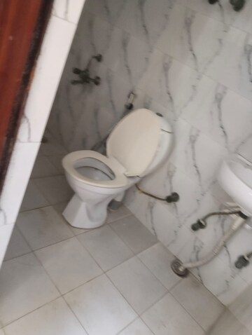 Bathroom in 2 BHK Builder Floor at RWA Apartments Sector 52, Sector 52 – for Rent