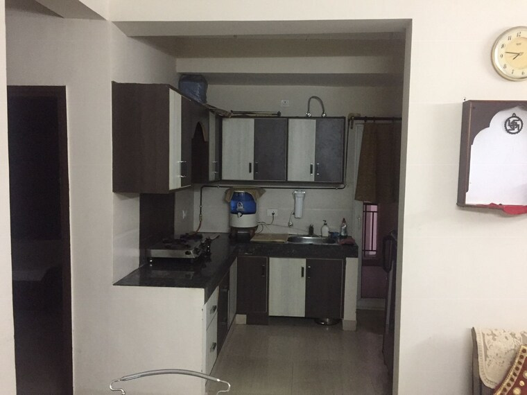 Kitchen, paras-tierea 3 Bedroom 1330 Sq.Ft. Apartment In Sector 137 Noida 9251707