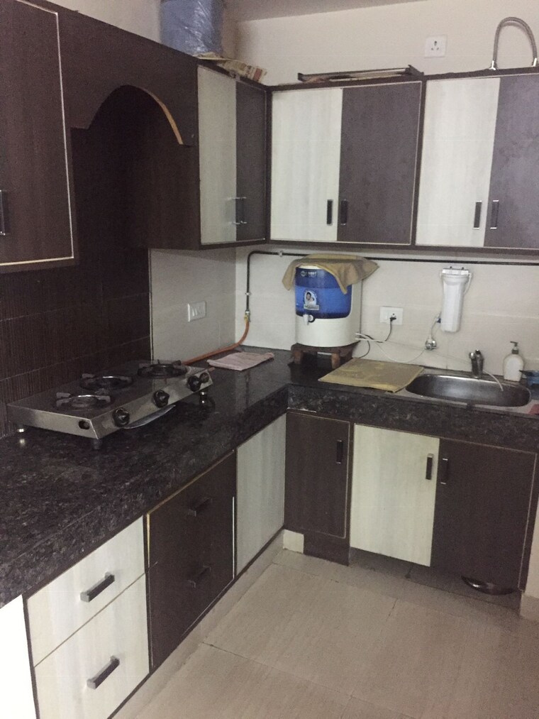 Kitchen, paras-tierea 3 Bedroom 1330 Sq.Ft. Apartment In Sector 137 Noida 9251707
