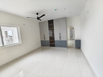 Room in 3 BHK Apartment at Prestige Beverly Hills, Kokapet – for Rent