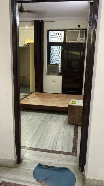 Room in 2 BHK Builder Floor at RWA Apartments Sector 41, Sector 41 – for Rent