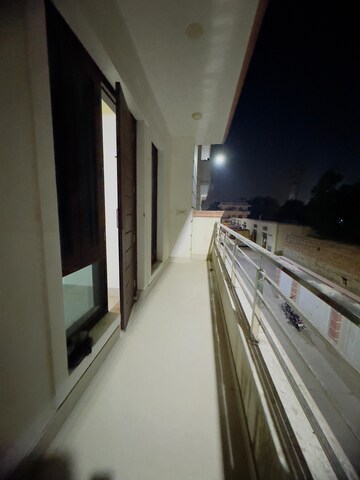 Balcony in 1 BHK Builder Floor at Chattarpur – for Rent