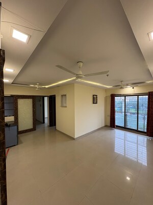 Room in 2.5 BHK Apartment at Sudarshan Sky Garden, Ghodbunder Road – for Rent