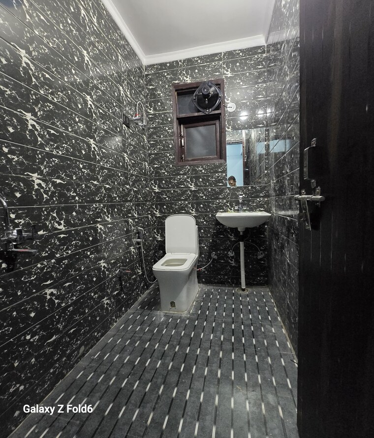 Bathroom, chattarpur 1 Bedroom 480 Sq.Ft. Builder Floor In Chattarpur Delhi 9251839