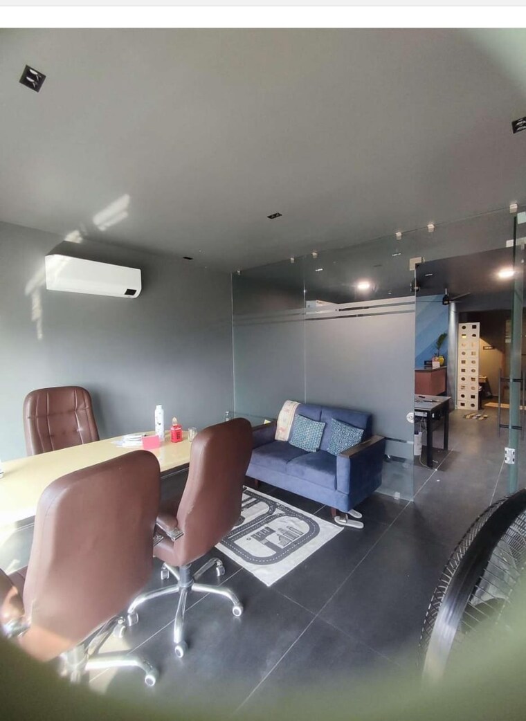 Team Area, samvaad-east-face Commercial Office Space 755 Sq.Ft. In Ambli Ahmedabad 9251837