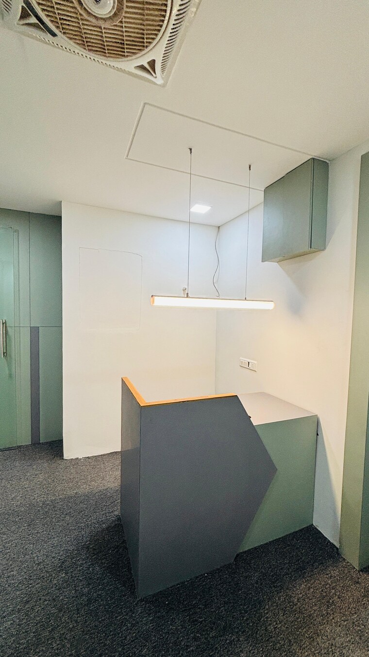 Team Area, samvaad-east-face Commercial Office Space 1498 Sq.Ft. In Ambli Ahmedabad 9251890