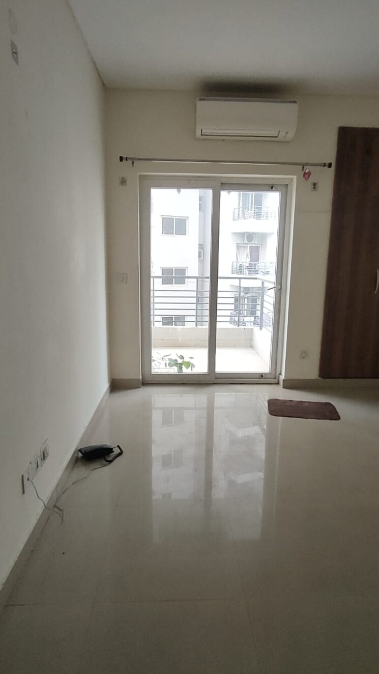 Room, dlf-new-town-heights-iii 3.5 Bedroom 1930 Sq.Ft. Apartment In Sector 91 Gurgaon 9251906