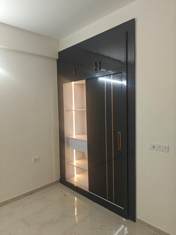 Room, smart-world-gems 2.5 Bedroom 1196 Sq.Ft. Apartment In Sector 89 Gurgaon 9251971