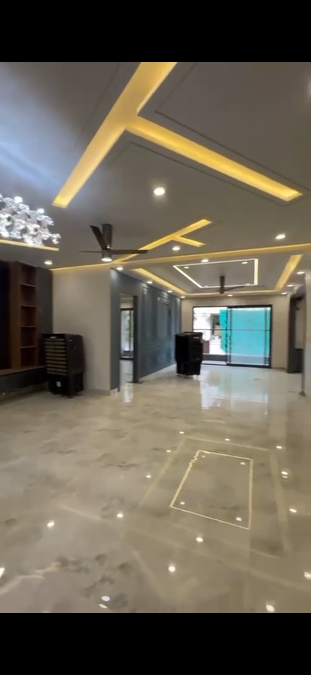 4 BHK + Pooja Room,Servant Room Builder Floor For Sale in Parklands