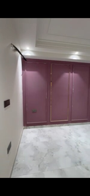 Furnished Amenities in 4 BHK Builder Floor at Parklands, Sector 85 – for Sale