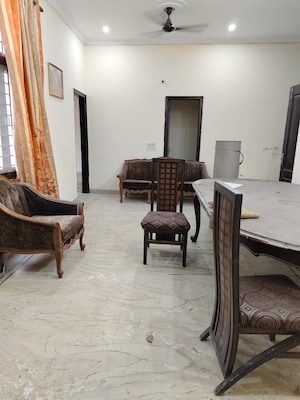 Living Room in 4 BHK Builder Floor at Sector 51 – for Rent
