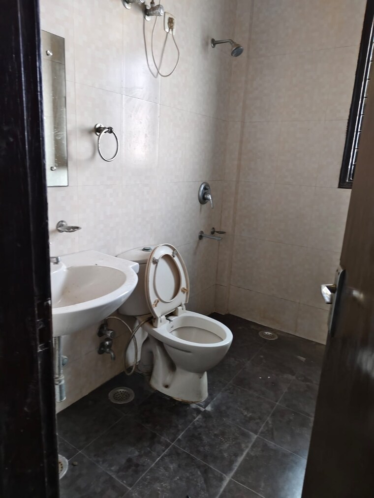Bathroom, sector 51 4 Bedroom 3200 Sq.Ft. Builder Floor In Sector 51 Gurgaon 9251977
