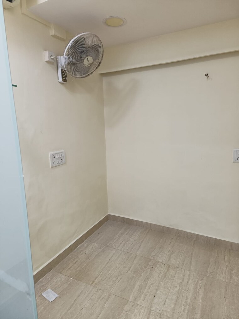 Room, nariman point Commercial Office Space 220 Sq.Ft. In Nariman Point Mumbai 9251955