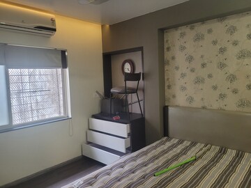 Master Bedroom in 2 BHK Apartment at Shree Sai Tower Narayan Peth, Narayan Peth – for Rent
