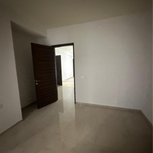 Room in 3 BHK Builder Floor at Smart World Orchard, Sector 61 – for Sale