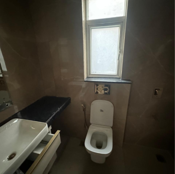 Bathroom in 3 BHK Builder Floor at Smart World Orchard, Sector 61 – for Sale