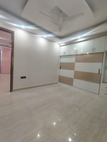 Room in 3 BHK Builder Floor at Malviya Nagar – for Rent