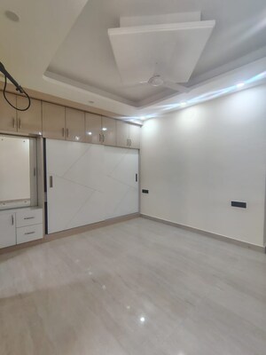 Room in 3 BHK Builder Floor at Malviya Nagar – for Rent