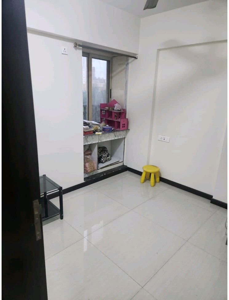 Room, platinum-heritage 2.5 Bedroom 800 Sq.Ft. Apartment In Ghodbunder Road Thane 9252172